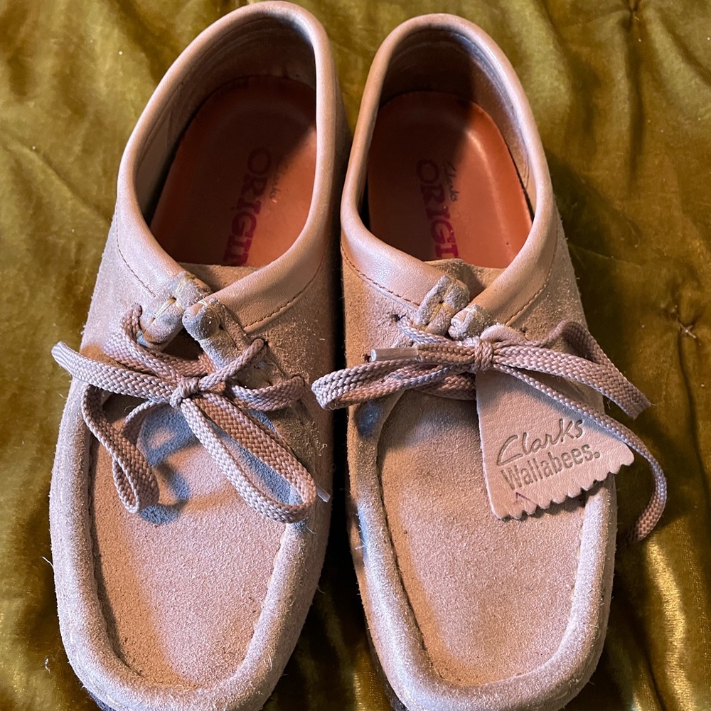 Women’s Clark’s Wallabees size 6